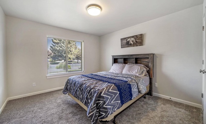 Twin Falls House | Pawsitively Perfect: Ideal Pet-Friendly Stay Awaits You!
