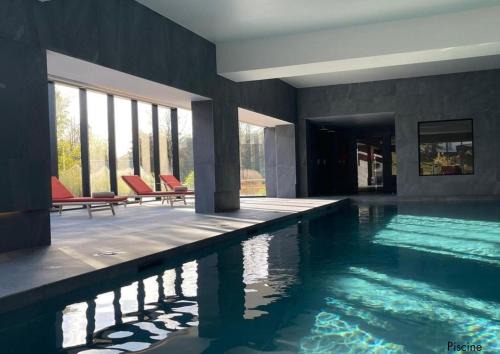 Ferrieres-en-Brie Hotel | Experience Paxton Paris MLV: Oceanfront Retreat with Spa