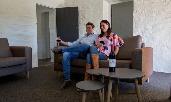 Burra Apartment | Pet-Friendly Paxton Square Cottages with Top-Rated Comfort