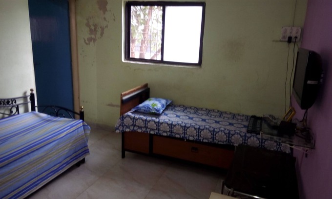 Pimpri - Chinchwad Apartment | Comfortable Daily Guest Accommodation with Breakfast & Kitchen