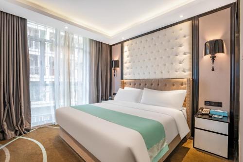 Haizhu Hotel | Pazhou XANA Deluxe International Hotel Pazhou Convention and Exhibition Center Changgang Metro Station Branch - Free Shuttle Bus to Canton Fair Complex During Canton Fair Period & Free Deliver Service to Guangzhou Baiyun International Airport