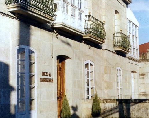 Outeirino Hotel | Oceanfront Pazo Almuzara: Family-Friendly Escape Awaits