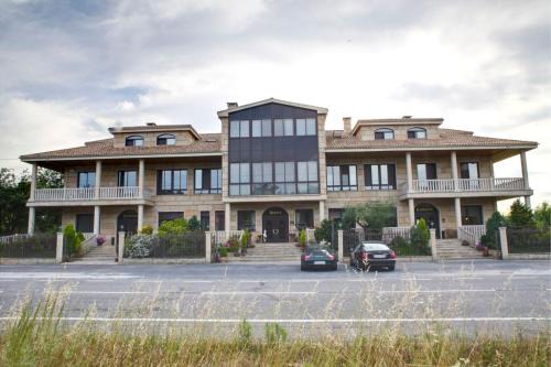Pereiro de Aguiar Hotel | Explore Pazo de Monterrei: Family-Friendly Retreat Awaits