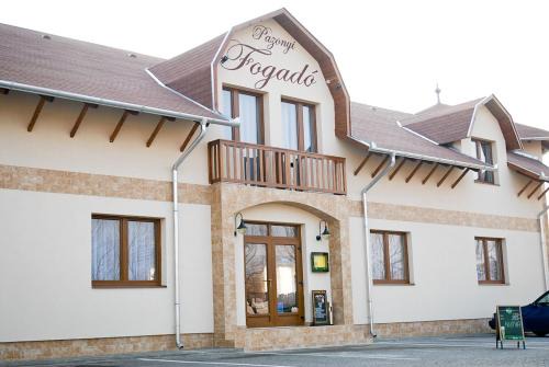Nyirpazony Hotel | Discover Pazonyi Fogadó: Family-Friendly Stay with Dining