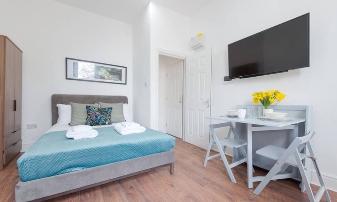 Abingdon Apartment | Pet-Friendly Studio Near Earl's Court - Ideal for Families