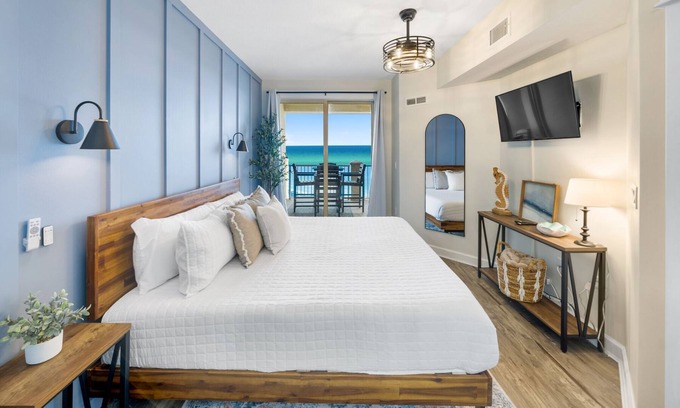Panama City Beach Condo | Premier Ocean View Suite with Tiki Bar and Pet Friendly