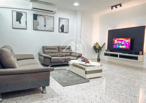 Port Dickson House | Spacious 4BR Double Storey House in Lukut for Families