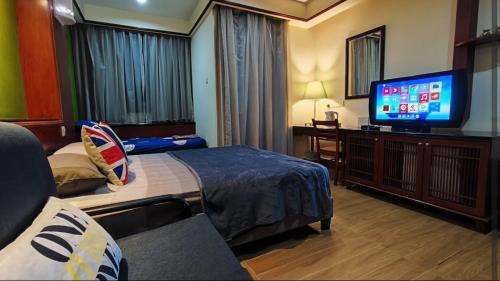 Kampung Mambau Apartment | Family-Friendly 5-Star Lexis Water Chalet Getaway