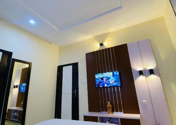 Lekki House | Pet-Friendly PDC Luxury Guest House for Family Getaways