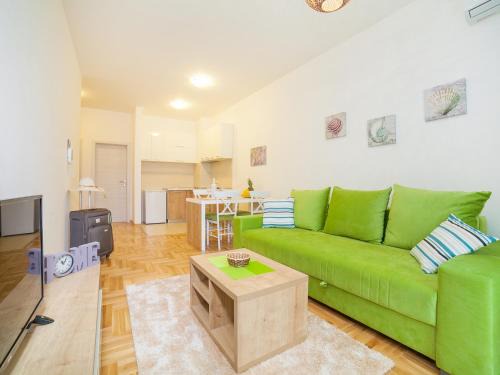Golubovina Apartment | Peace 2 Apartments: Exceptional Stay with Parking & Dining
