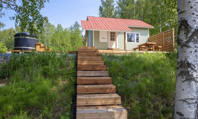 Hameenlinna Cottage | Serene Aulanko Lake Hide-out: Privacy & Pet-Friendly Amenities