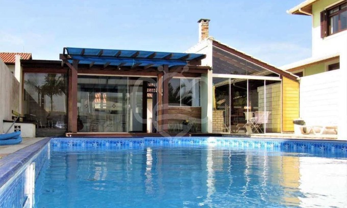Alto Ribeirao Leste House | Relaxing Retreat with Pool & Nature, 2 km from the Beach