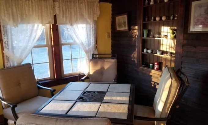 Harrisonville Other | Tranquil Farmhouse Retreat in Fulton County with Hot Tub