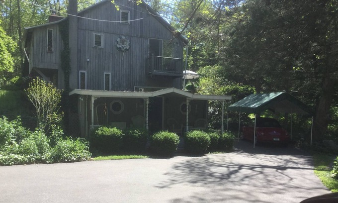Deep River Center House | Discover Peace Barn in the Scenic CT River Valley