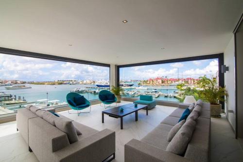 Cole Bay Apartment | Relaxing Retreat at Las Brisas with Oceanfront Amenities
