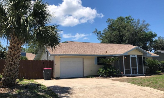Thomas Drive House | Serene Beachfront Escape: Pet-Friendly Family Retreat