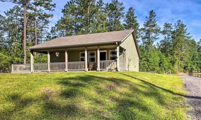 Milton House | Peace & Quiet! Horse Stables on Property, Pets Welcome!