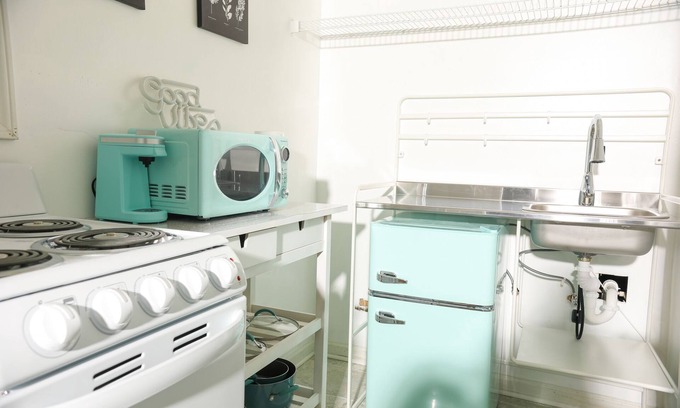 Atlanta Apartment | Tranquil 1 Bedroom Apartment: Pet-Friendly & Family Ready