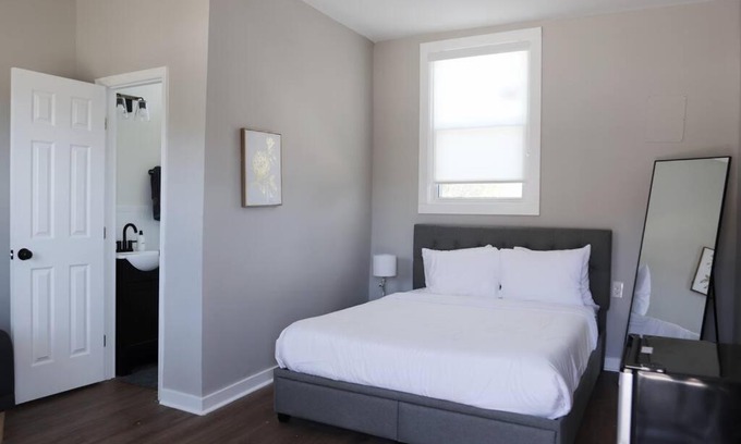 Nashville Hotel | Serene 1 BR Retreat Just 10 Minutes from Nashville