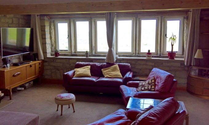 Honley House | Idyllic 18th Century Weaver's Cottage - Perfect Weekend Escape