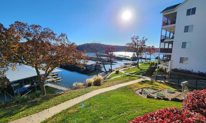 Kaiser Condo | Tranquil Lakeside Condo Near Osage Beach & Ozark Park