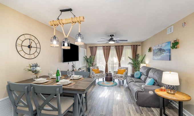 Ocean Side Village Condo | Tranquil Pondside Condo Steps from the Beach with Spa