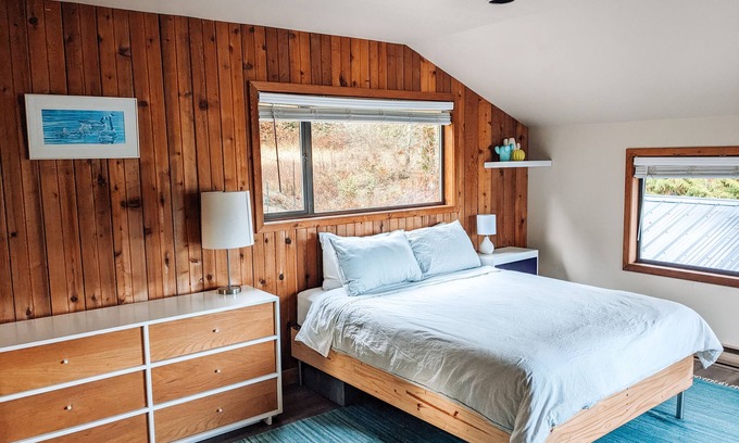Salt Spring Island House | Tranquil 2 Bedroom Farmhouse at Nettledown Farms