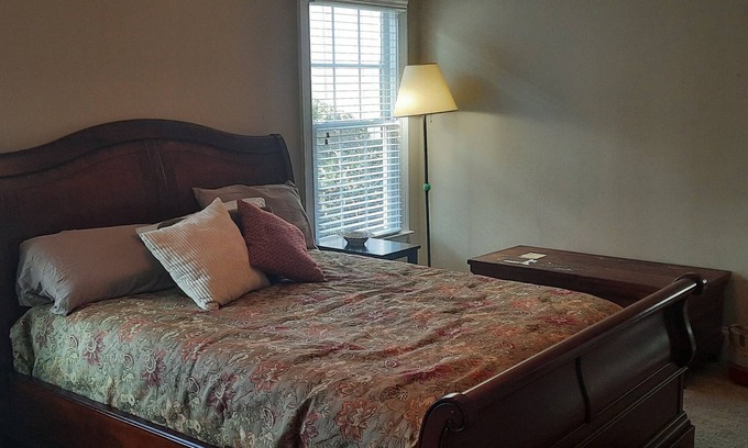 Lake Oconee House | Relaxing 2-Bedroom Retreat in Gated Greensboro Community