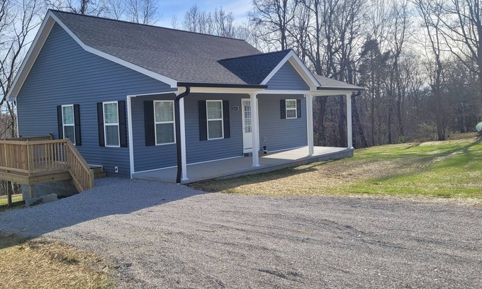 Cave City House | Peaceful 2-bedroom home near Mammoth Cave.