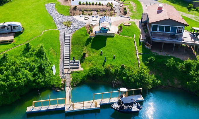 Cave Spring House | Peaceful 2B/2B NW GA Waterfront Getaway w/fishing, boating +watersports-Sleeps 7