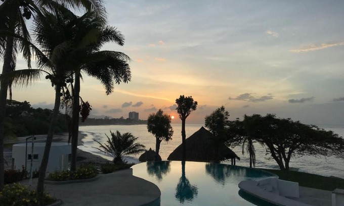 Punta Barco Apartment | Tranquil 2-Bedroom Apt with Ocean View & Private Beach