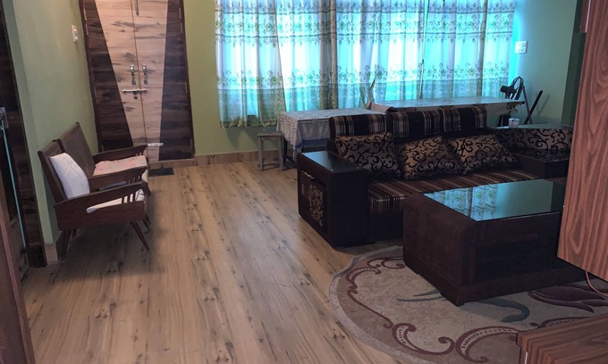 Siddharthanagar Apartment | Spacious 6BHK Flat with High-Speed Wifi and Kitchen Access