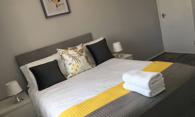 Vange House | Tranquil 3-Bedroom House with Family-Friendly Amenities