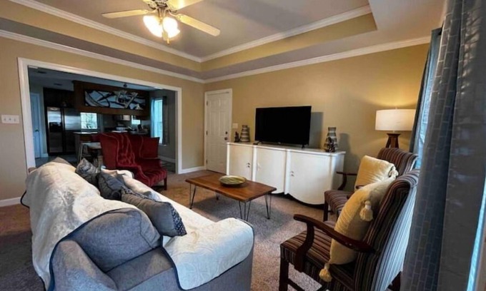 Valdosta House | Tranquil 3 Bedroom Retreat Close to Moody Air Force Base