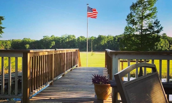 Vancleave House | Peaceful 3-bedroom river camp on the Pascagoula River with Private sandbar!
