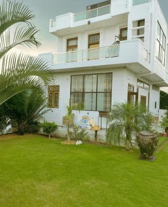 Jaipur District House | Peaceful 3 BHK farm with pool in Kanota