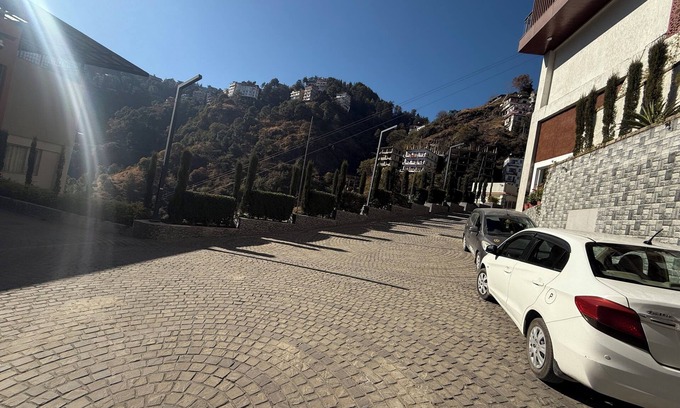 Shimla Condo | Peaceful 3BHK condo with Open Balcony