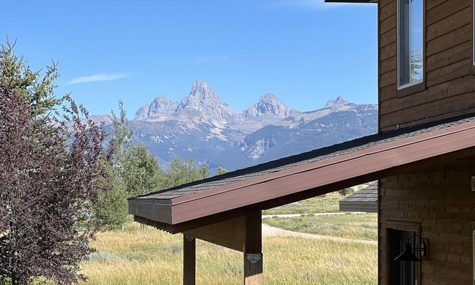 Leigh Creek Estates House | Tranquil 3BR Retreat with Grand Teton Views and More!
