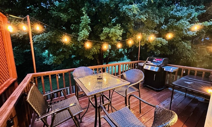 Lowes Island House | Tranquil Retreat Near Algonkian Parks and IAD Airport