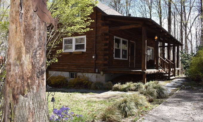 Gloversville Cabin | Peaceful and Private Adirondack Log Cabin