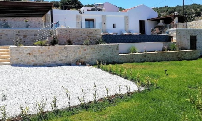 Makhairoi Villa | Tranquil Luxury Villa in a Serene Village Getaway