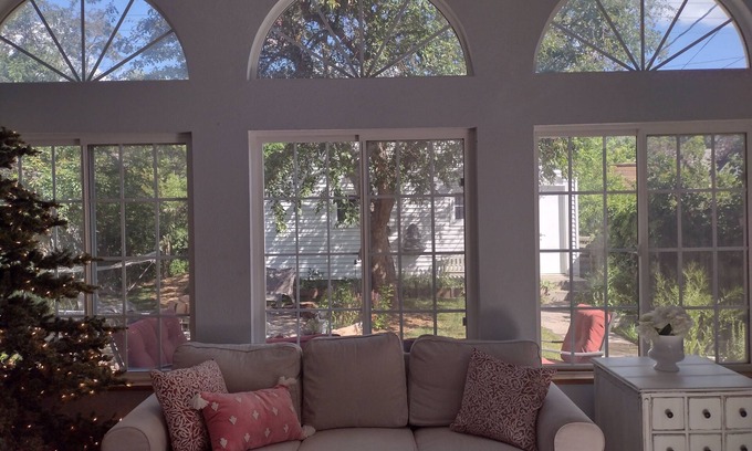 Cheyenne House | Peaceful and Romantic Retreat or Family Gatherings. Walk to Shops & Breweries.