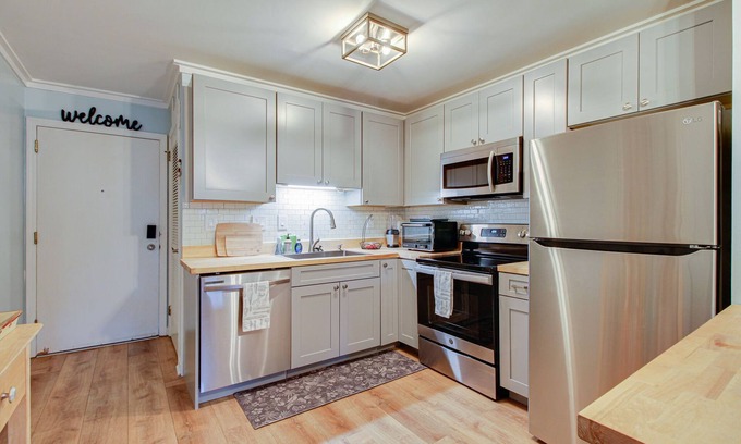 Palmetto Dunes Condo | Serene Beach Condo with Hot Tub, Pool & Ocean Views