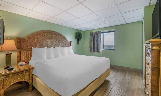 Seabreeze Park Hotel | Peaceful Beachfront Haven | Ideal for a Quiet Retreat & Soothing Ocean Escape