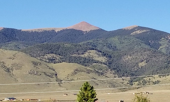Eagle Nest House | Scenic Mountain Retreat with Family-Friendly Amenities