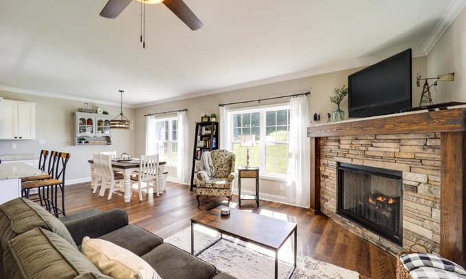 Butler House | Tranquil Butler Retreat at The Pond - Family Friendly Stay
