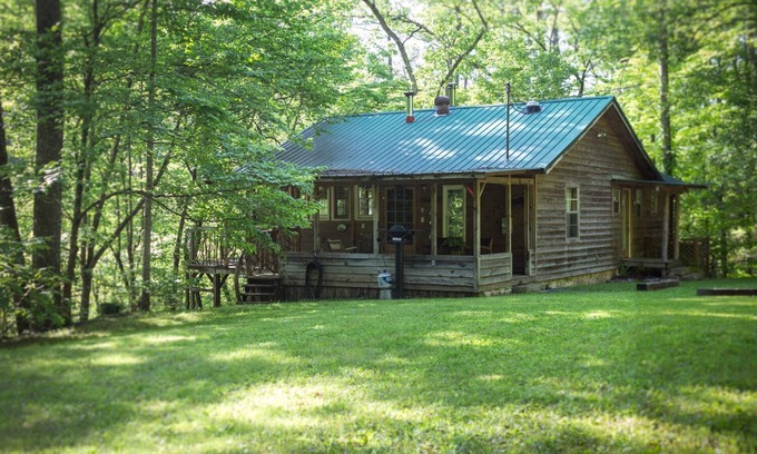 Waldo Cabin | Tranquil Cabin Retreat: Hiking, Hot Tub & Scenic Views