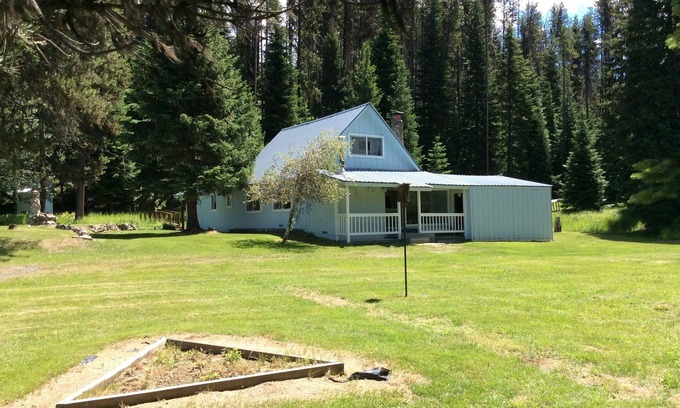 Elk City Cabin | Peaceful Cabin Rental in the wilderness of the Idaho Panhandle