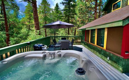 Idyllwild House | Inviting Holiday Homes in CA with Family-Friendly Amenities