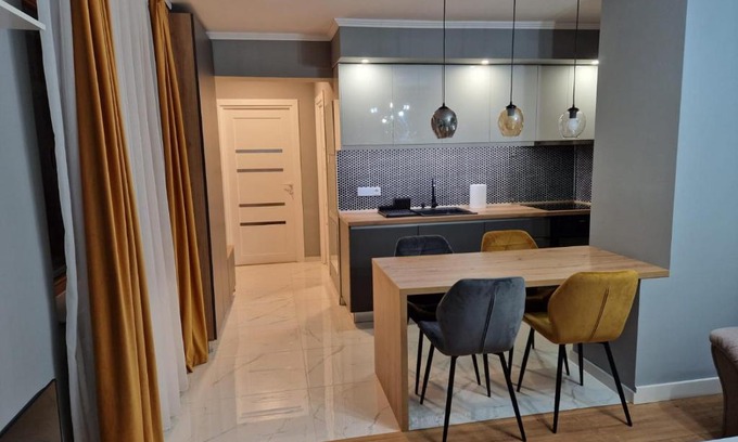 Tirgu Mures Apartment | Serene Central Apartment with Garden - Guest Rated 9.6/10